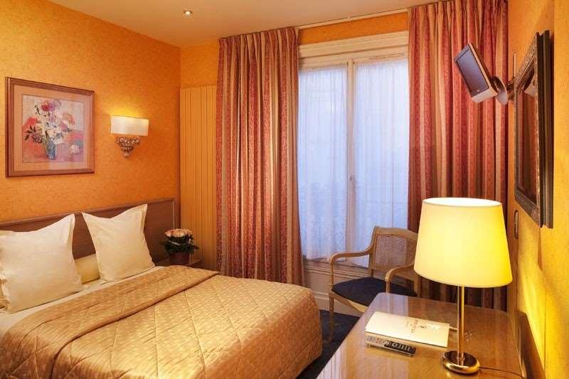 Cecilia Arc De Triomphe Hotel Paris Room photo
