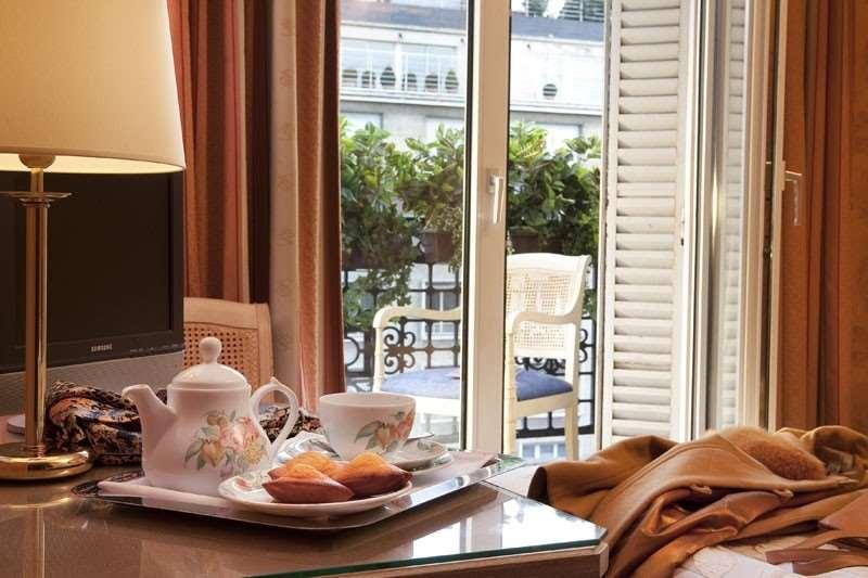 Cecilia Arc De Triomphe Hotel Paris Room photo