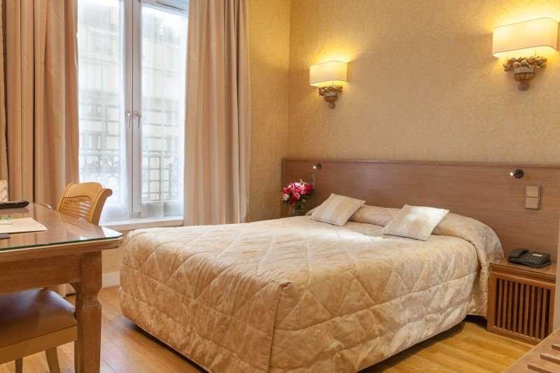 Cecilia Arc De Triomphe Hotel Paris Room photo